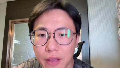 九游官网app下载-解说：本场吹罚尺度变严对马刺有利 文班&amp;凯尔登&amp;哈珀都太出色了